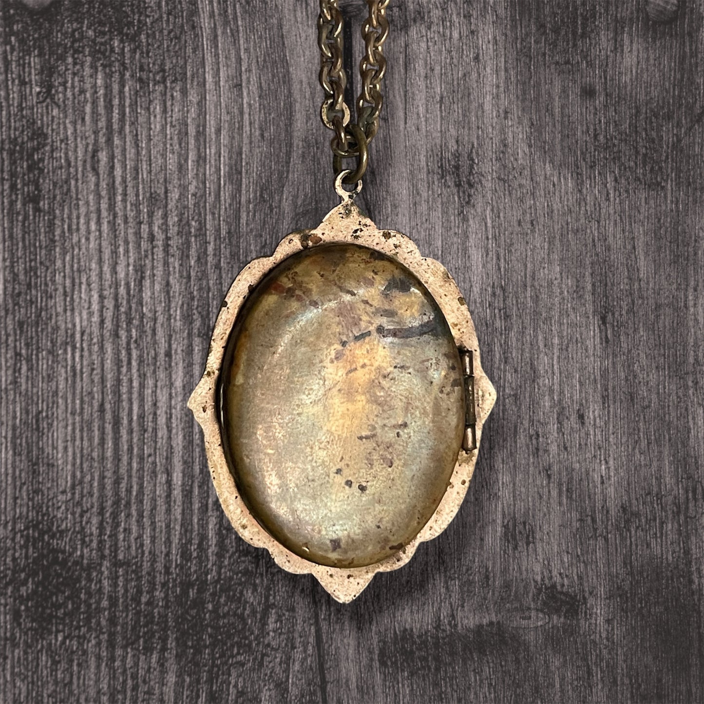 Antique Victorian Black & White Art Glass Mourning Cameo Gilded Brass Locket Necklace