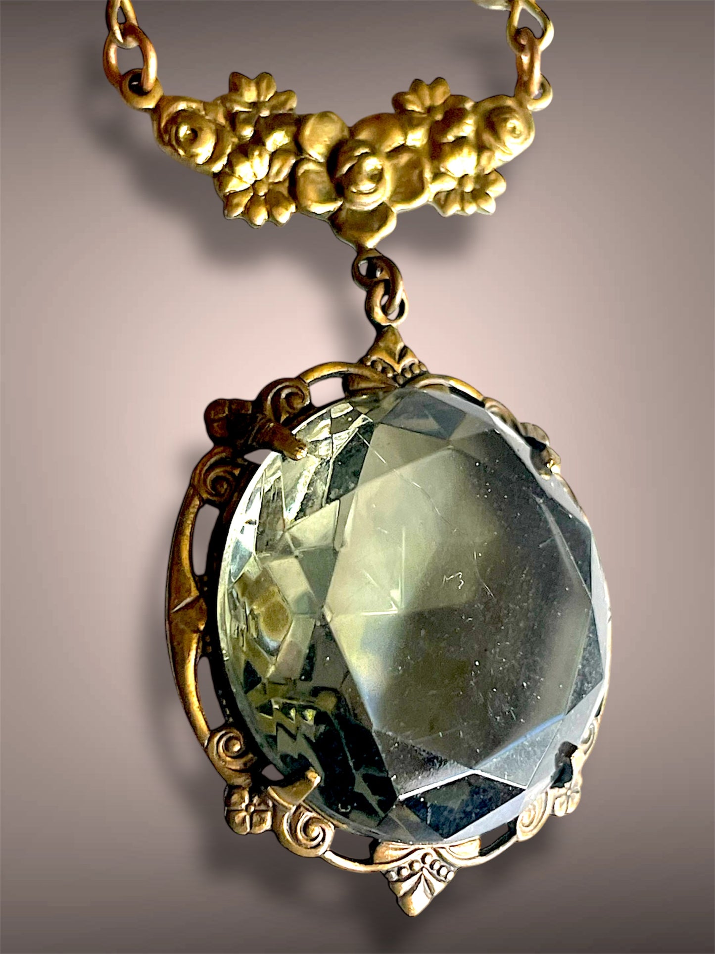 Gorgeous Antique Smokey Green Czech Art Glass Brass Floral Jade Gemstone Necklace