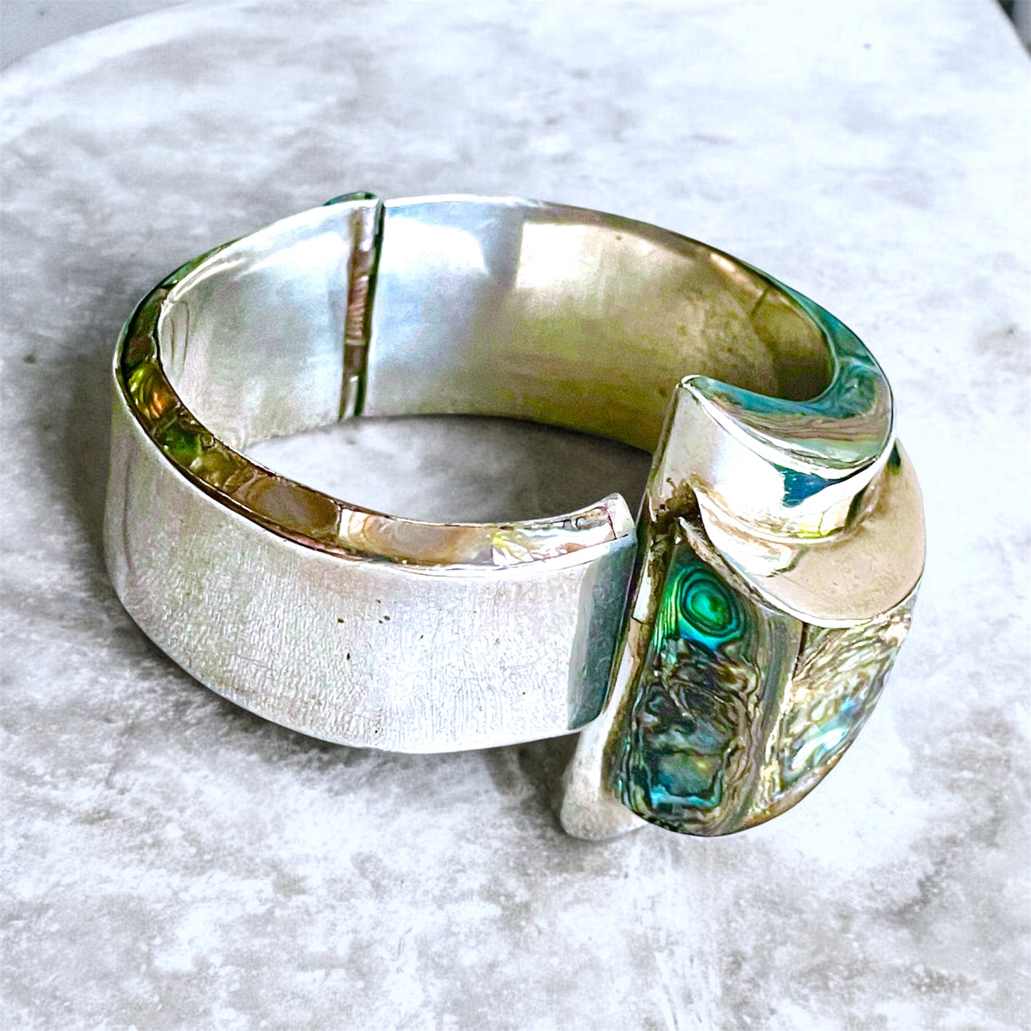 Taxco Sterling Ailver 925 Villisana Designer Abalone Hinged Clamper Bangle Bracelet