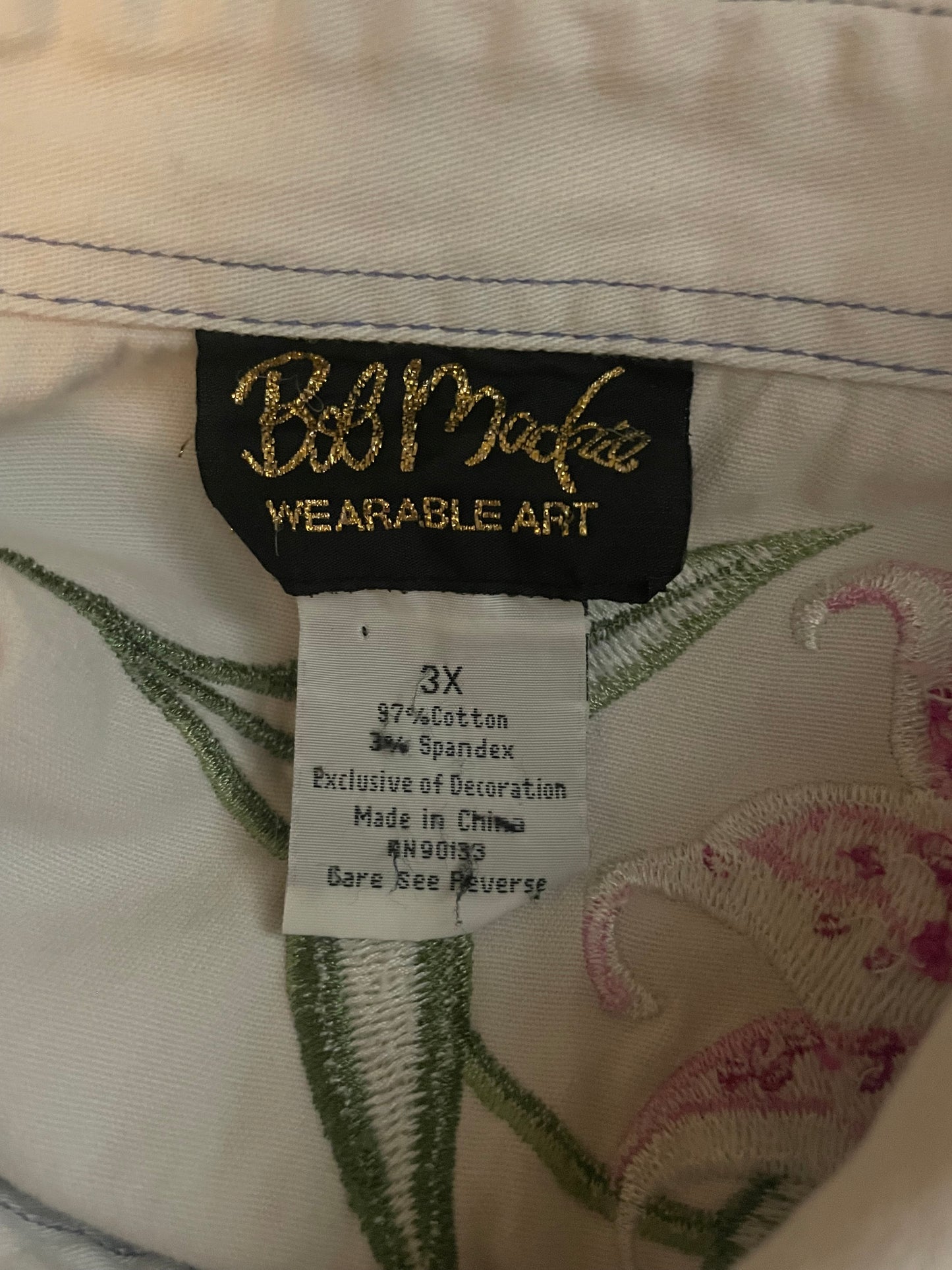 Vintage 90’s Bob Mackie Pink Lilly Embroidered Off-White Gray Button Up Shirt