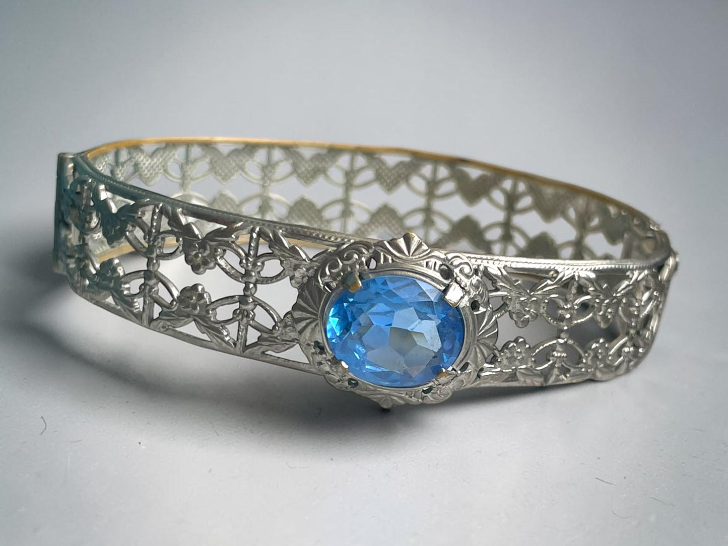Art Deco Rhodium Plated Filigree Blue Topaz Crystal Art Glass Hinged Bangle Bracelet