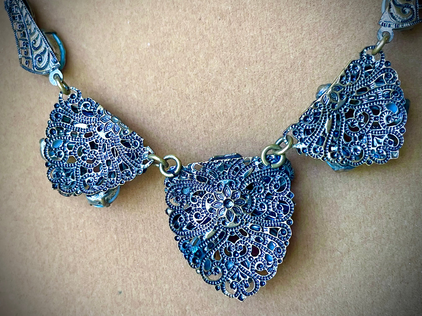 Czechoslovakian Turquoise Hubbell Art Glass Brass Filigree Choker Necklace