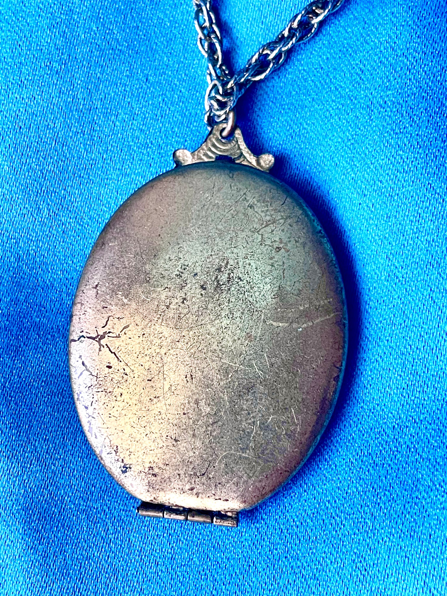 Art Nouveau Avant-Garde Brass Abstract Repoussé Photo Locket Necklace