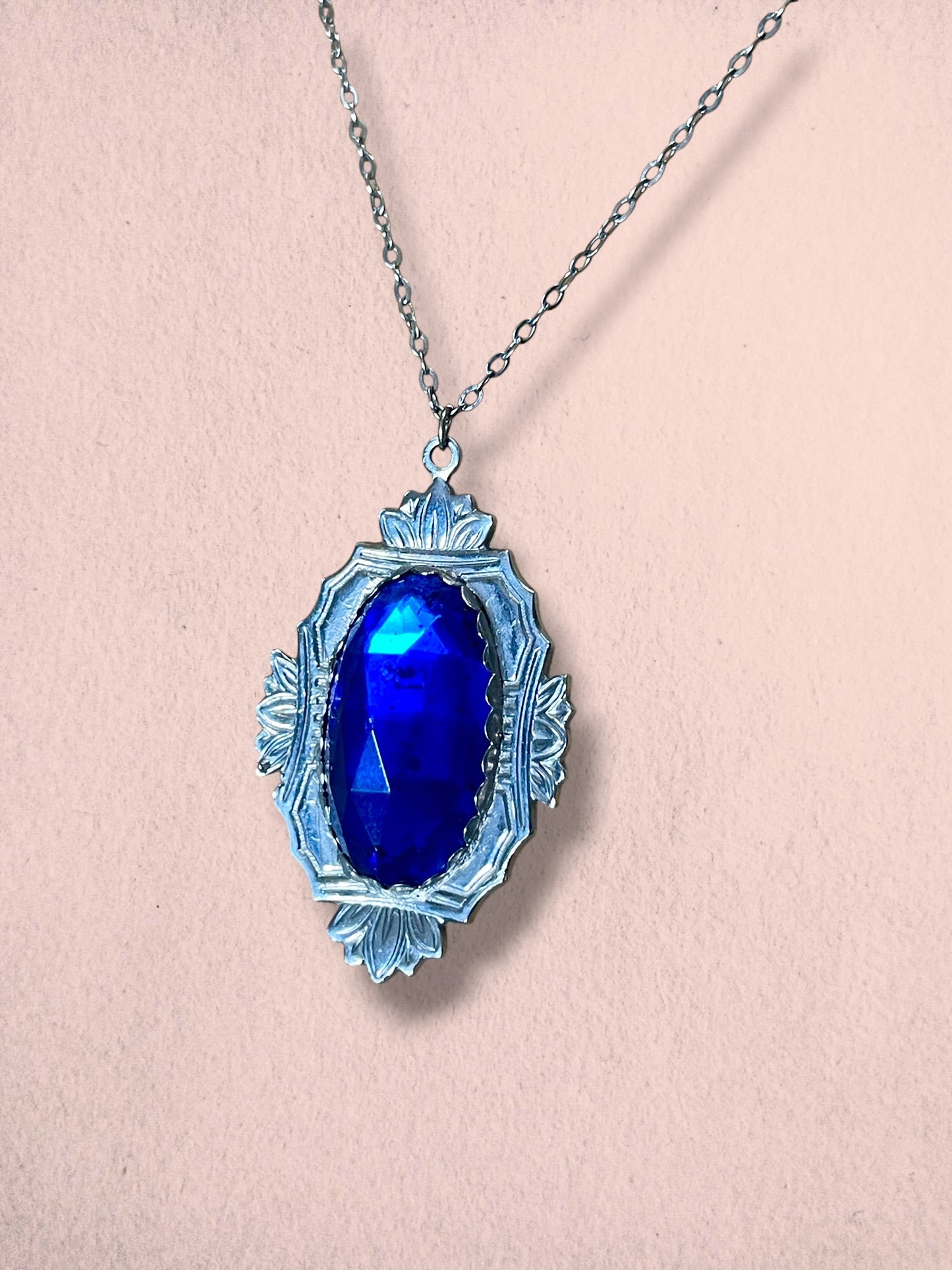 Art Deco Sapphire Blue Faceted Art Glass Lotus Flower Silver Necklace