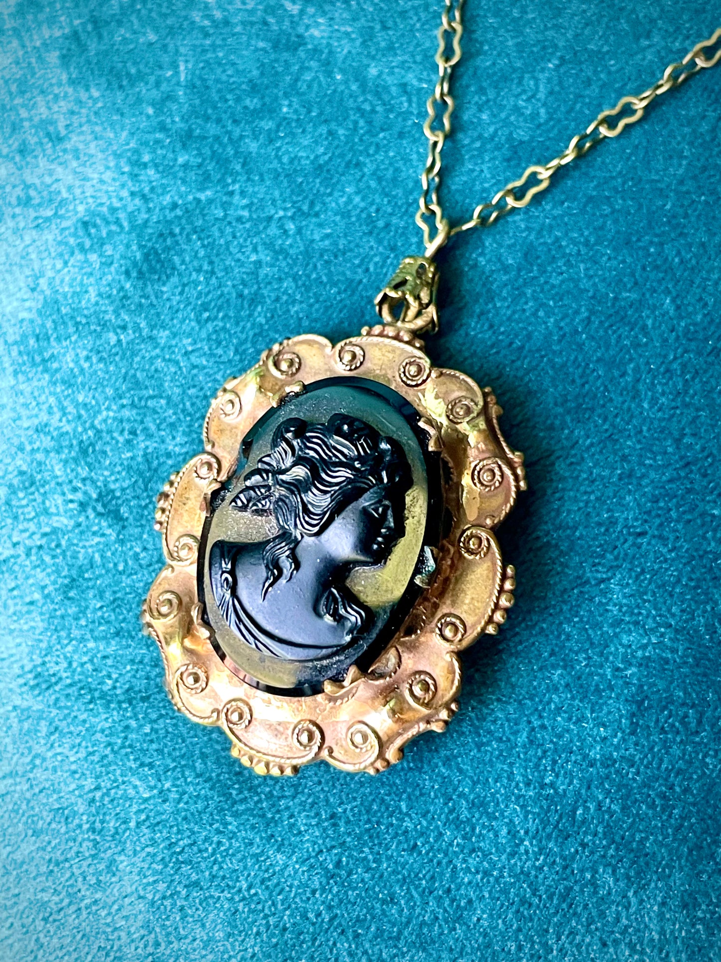 Victorian Mourning Cameo Locket Necklace : Flourishing Design & Peanut Chain Necklace