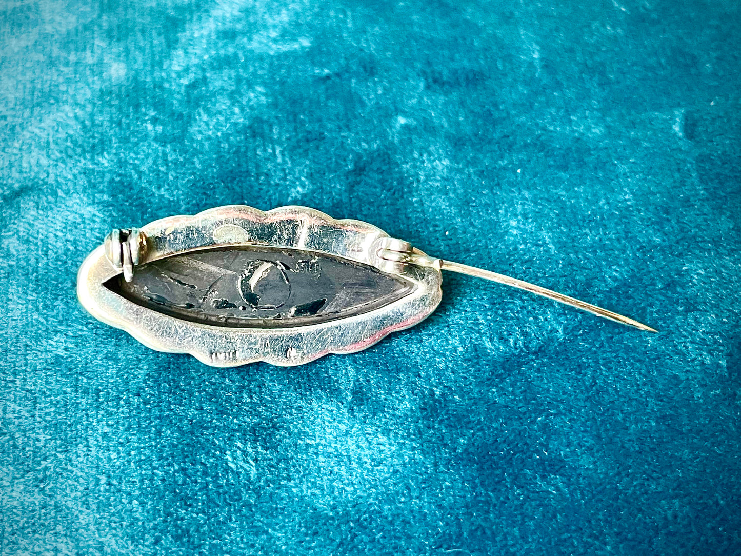 Art Deco Sterling Silver Marcasite & Onyx Gemstone Leaf Brooch