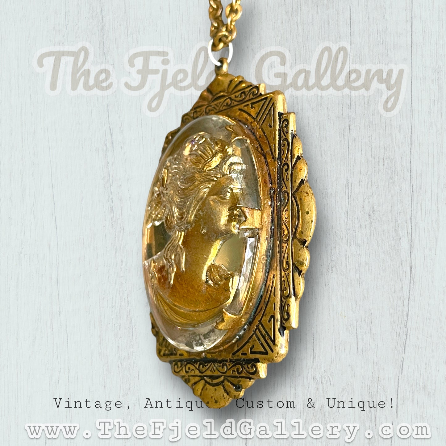 Victorian Gold Metallic & Clear Glass Intaglio Cameo Bezel Set Gold Embossed Necklace