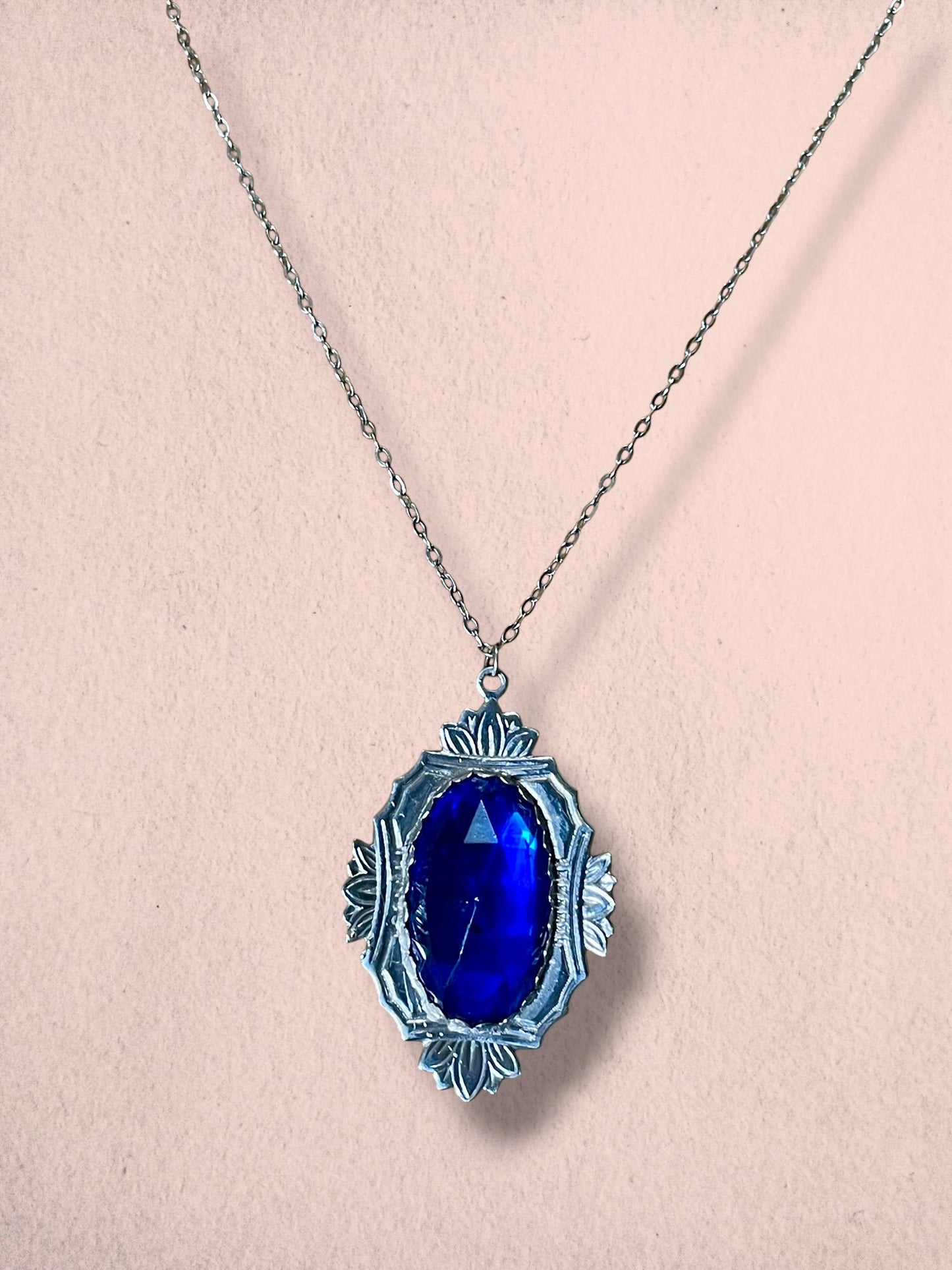 Art Deco Sapphire Blue Faceted Art Glass Lotus Flower Silver Necklace