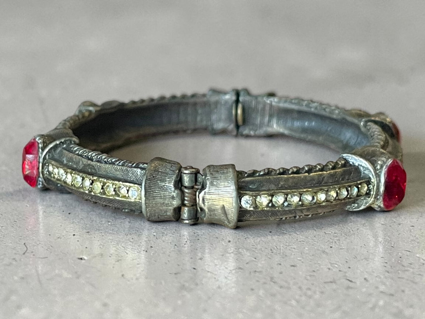 Vintage Art Deco Ruby Red Paste Stone & Crystal Silver Pewter Hinged ART Designer Bangle Bracelet