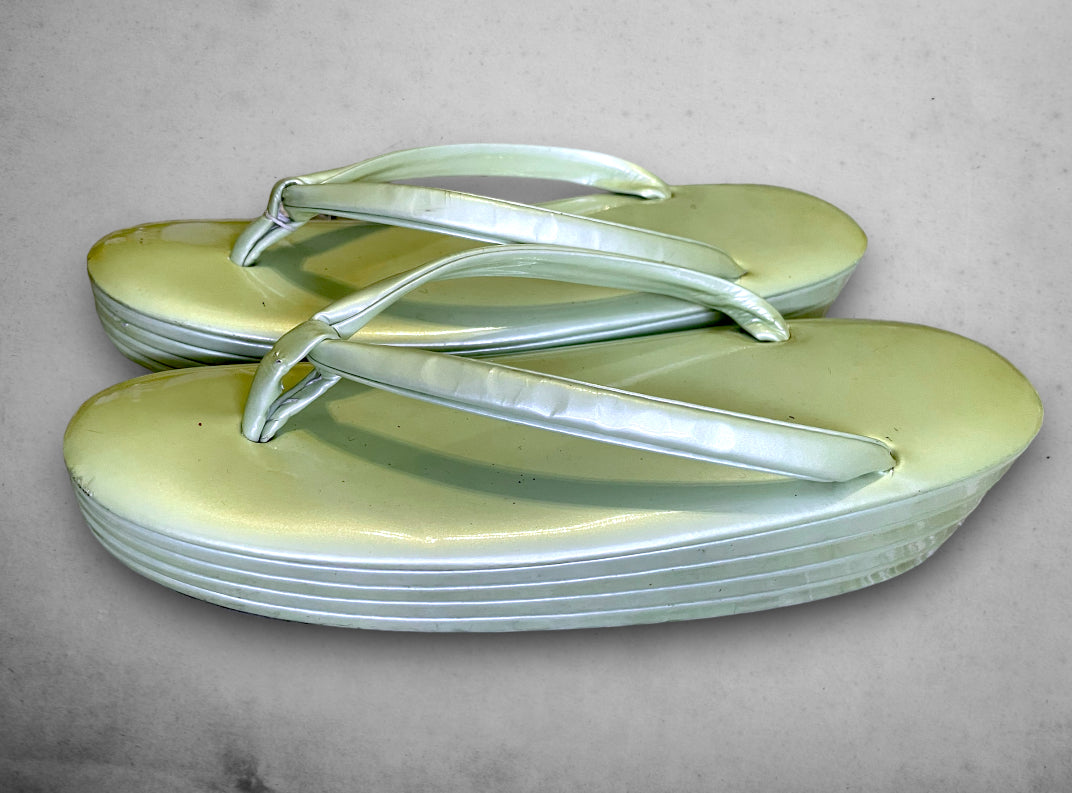 Vintage Chartreuse Green Yellow Asian Japanese Geisha Flip Flop Sandals