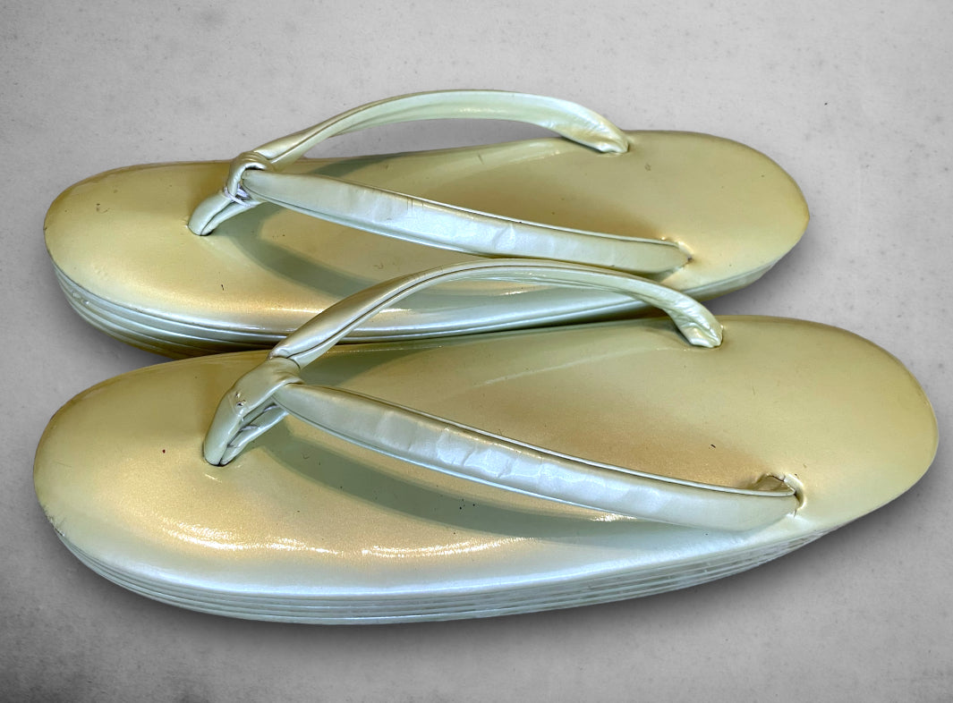 Vintage Chartreuse Green Yellow Asian Japanese Geisha Flip Flop Sandals