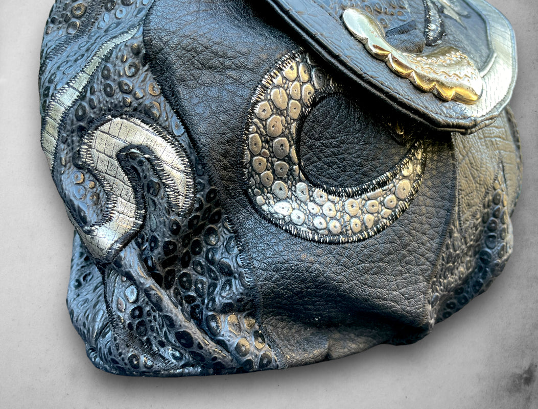 Vintage 1980’s Brand New Black, Silver, Gold & Bronze Metallic Textured Leather Abstract Patchwork Purse