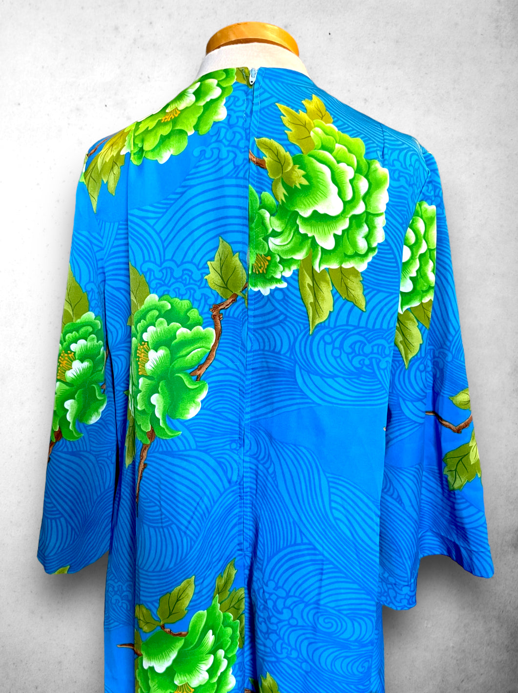 Vintage 1970’s Teal Blue & Green Chrysanthemum Hawaiian House Dress