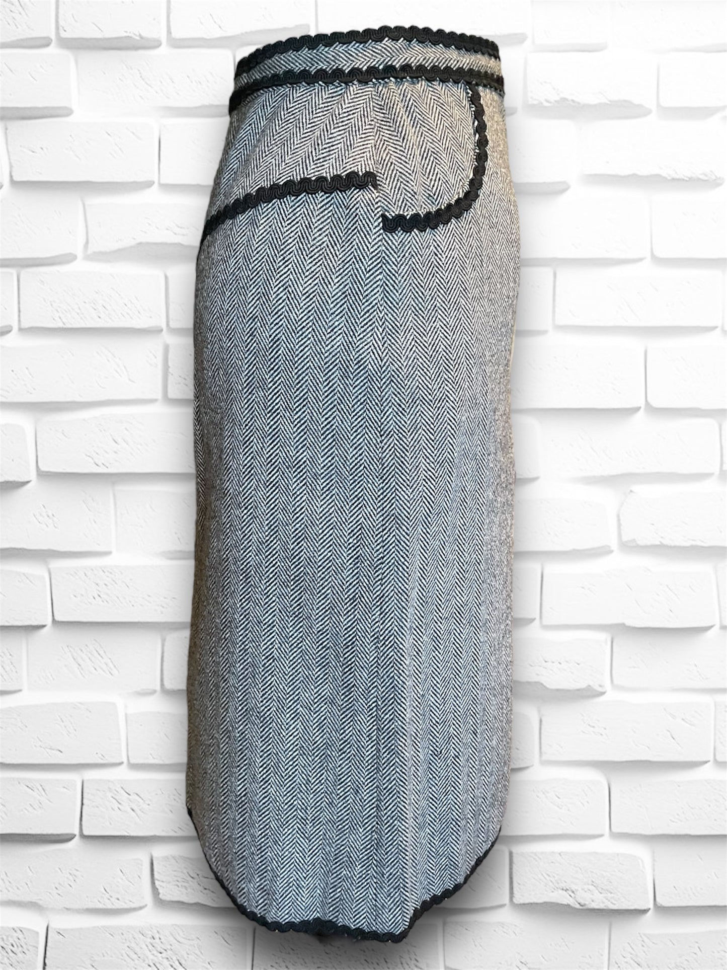 Vintage Grey & Black Chevron Pattern Wool Pencil Skirt with Black Ribbed Detail