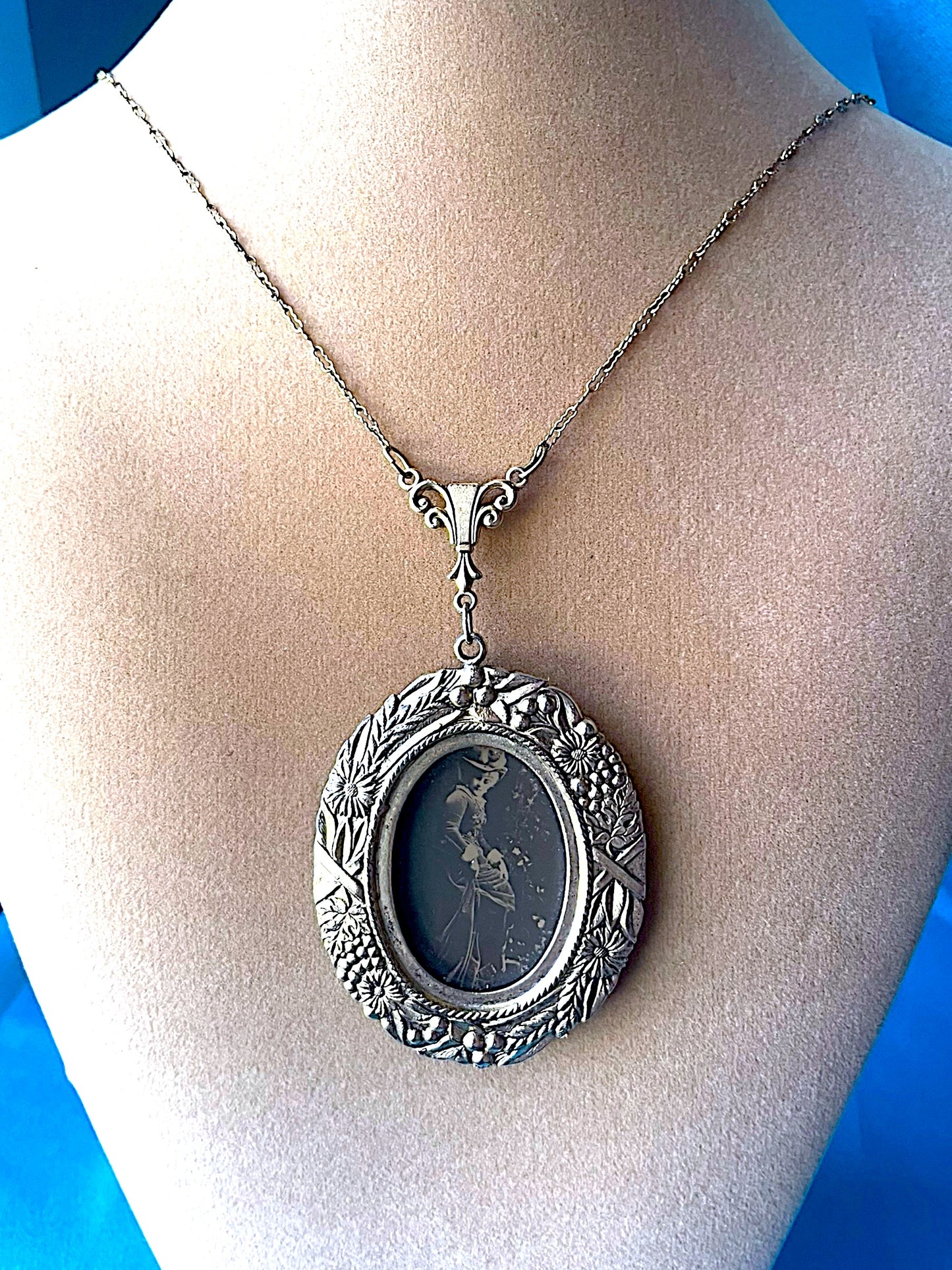 Victorian Brass Floral Tin Type Photo Locket
