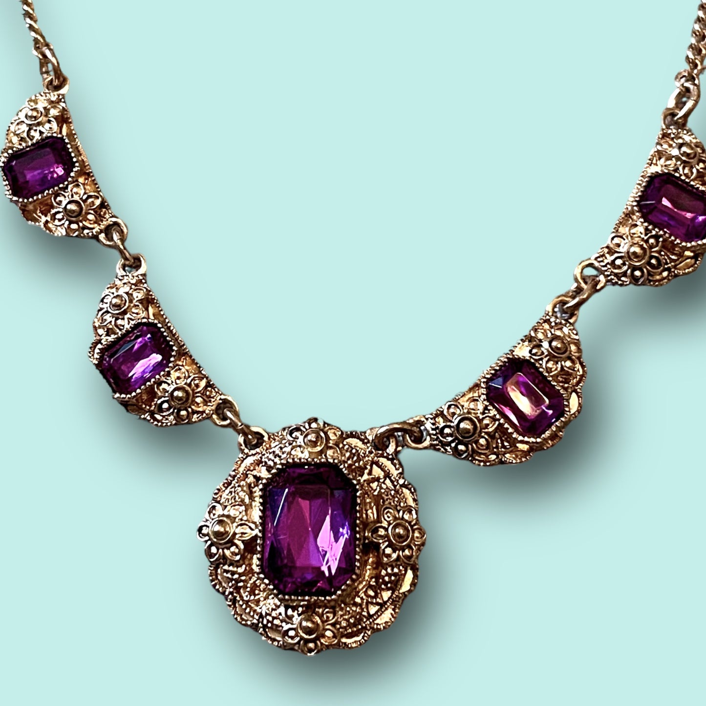 Art Nouveau Purple Art Glass & Gold Daisy Necklace