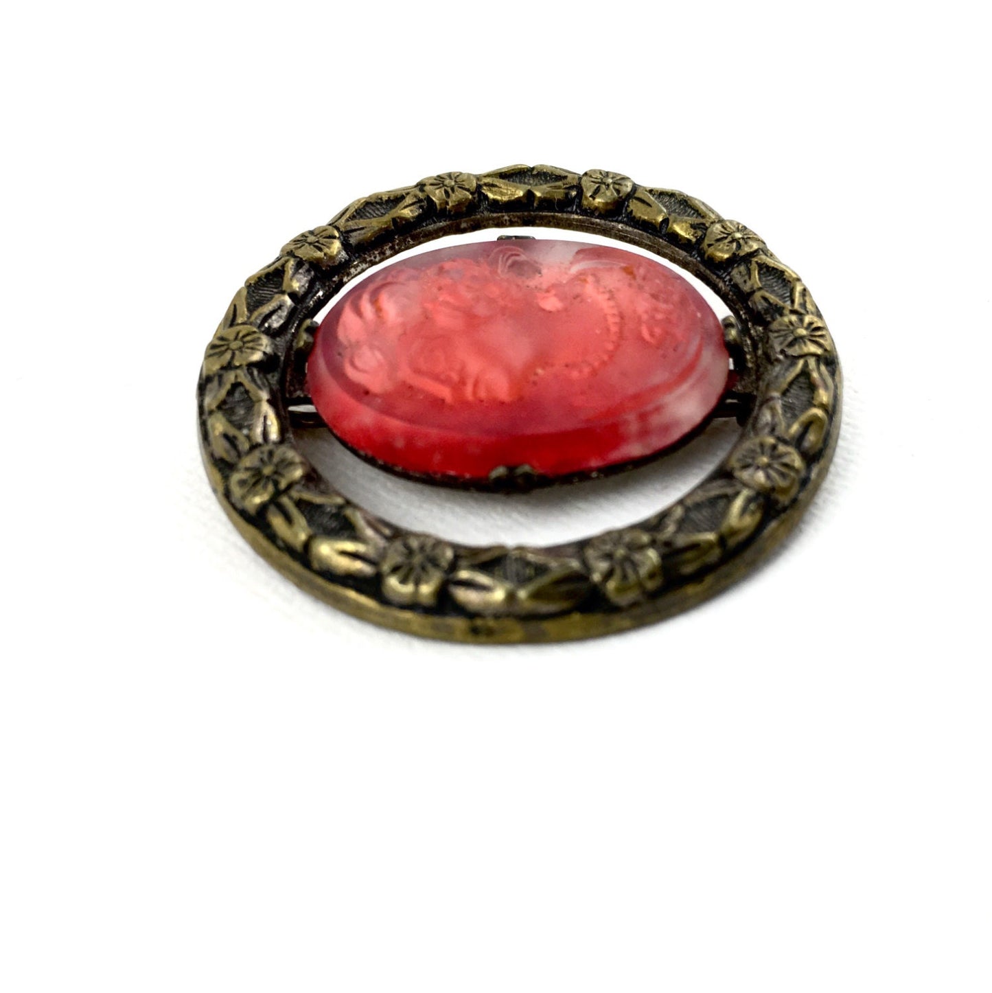 Victorian Pink Molded Art Glass Cameo Brooch