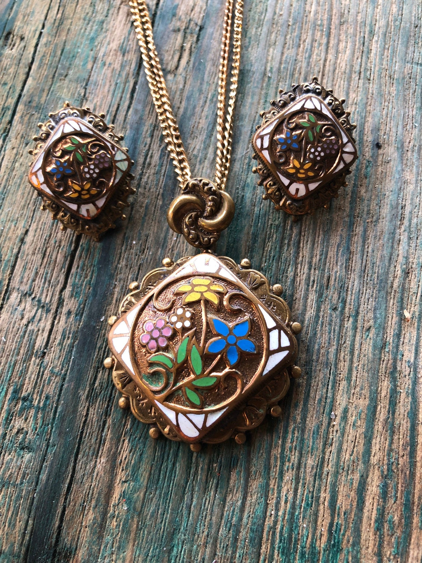 Gorgeous Art Nouveau Gilded Brass Cloissione enamel Necklace and Earring set