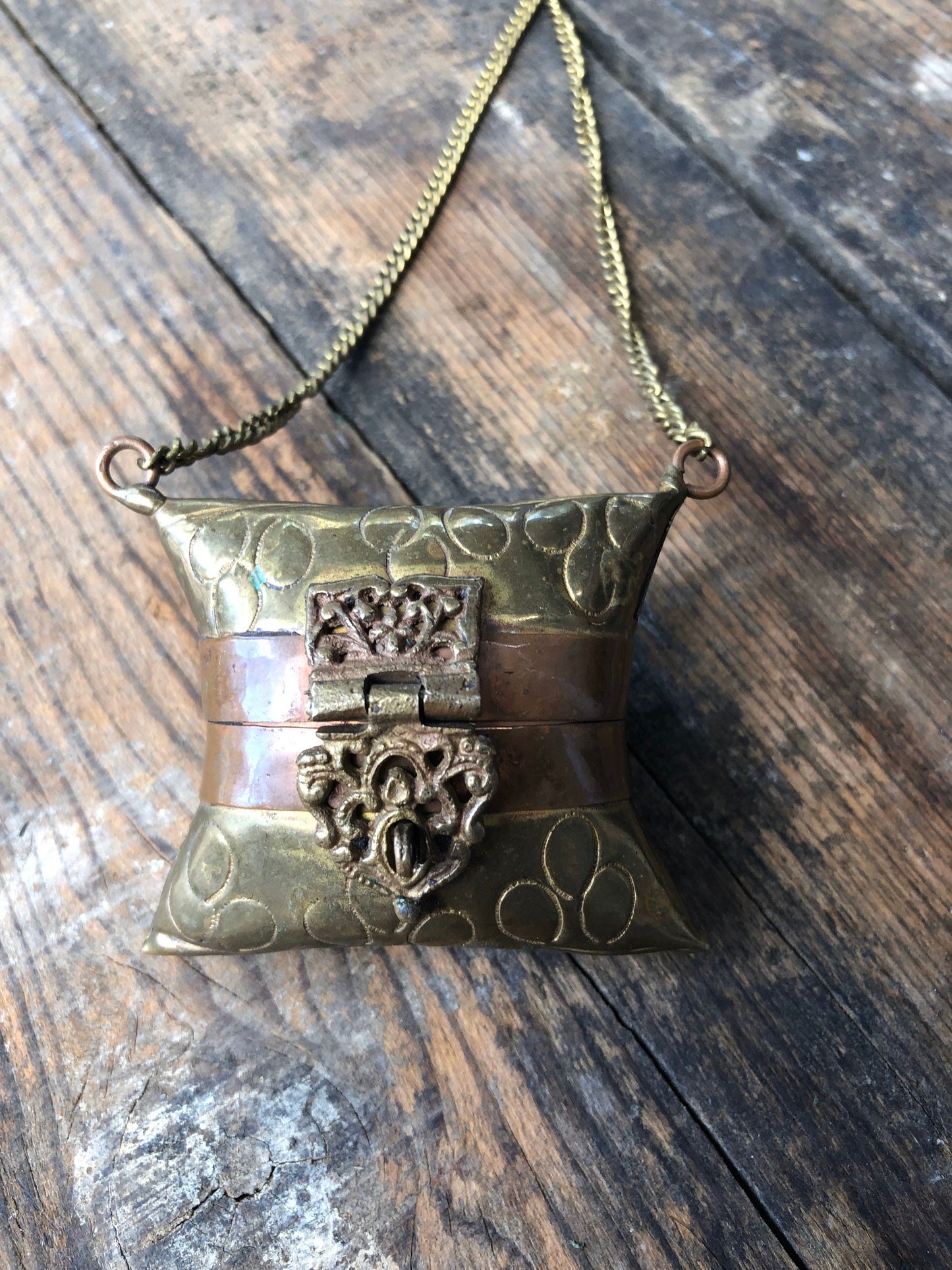Vintage Brass and Copper Barbaric Purse Necklace