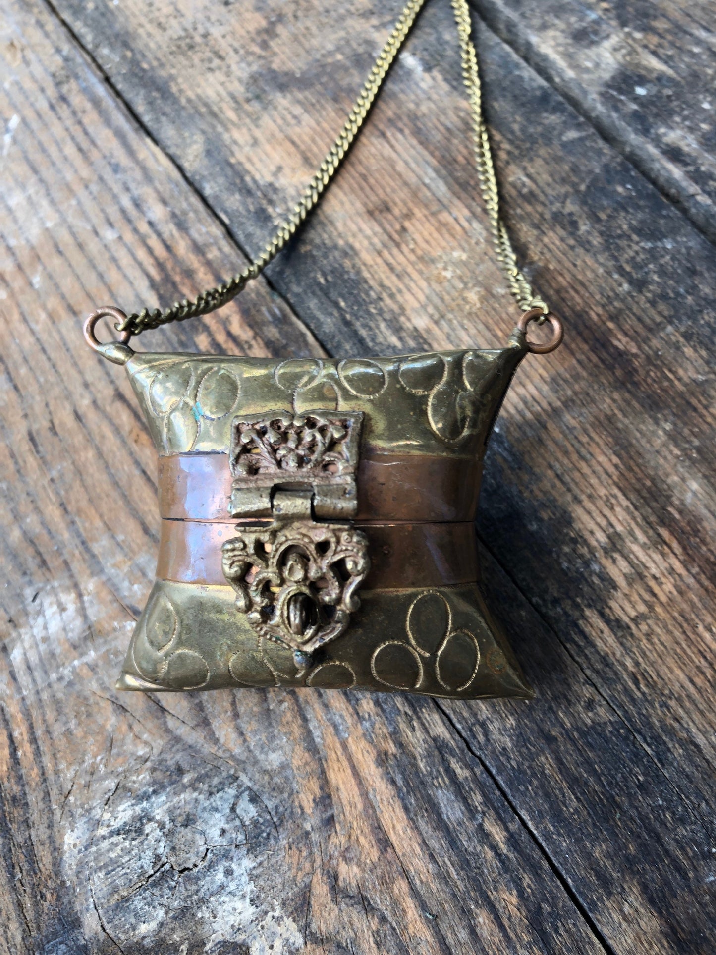 Vintage Brass and Copper Barbaric Purse Necklace