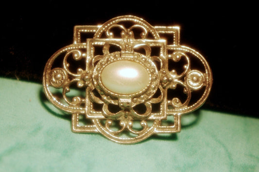 Vintage Silver Filigree Brooch with Pearl Cabochon Stone