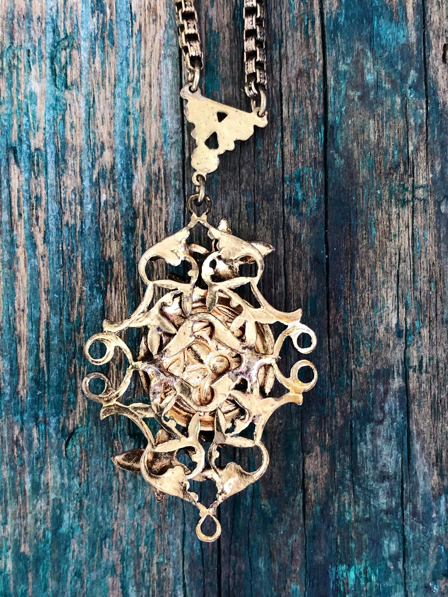 Art Nouveau Gilded Brass Leaf Design Molded Faux Pink Coral Art Glass Box Chain Necklace
