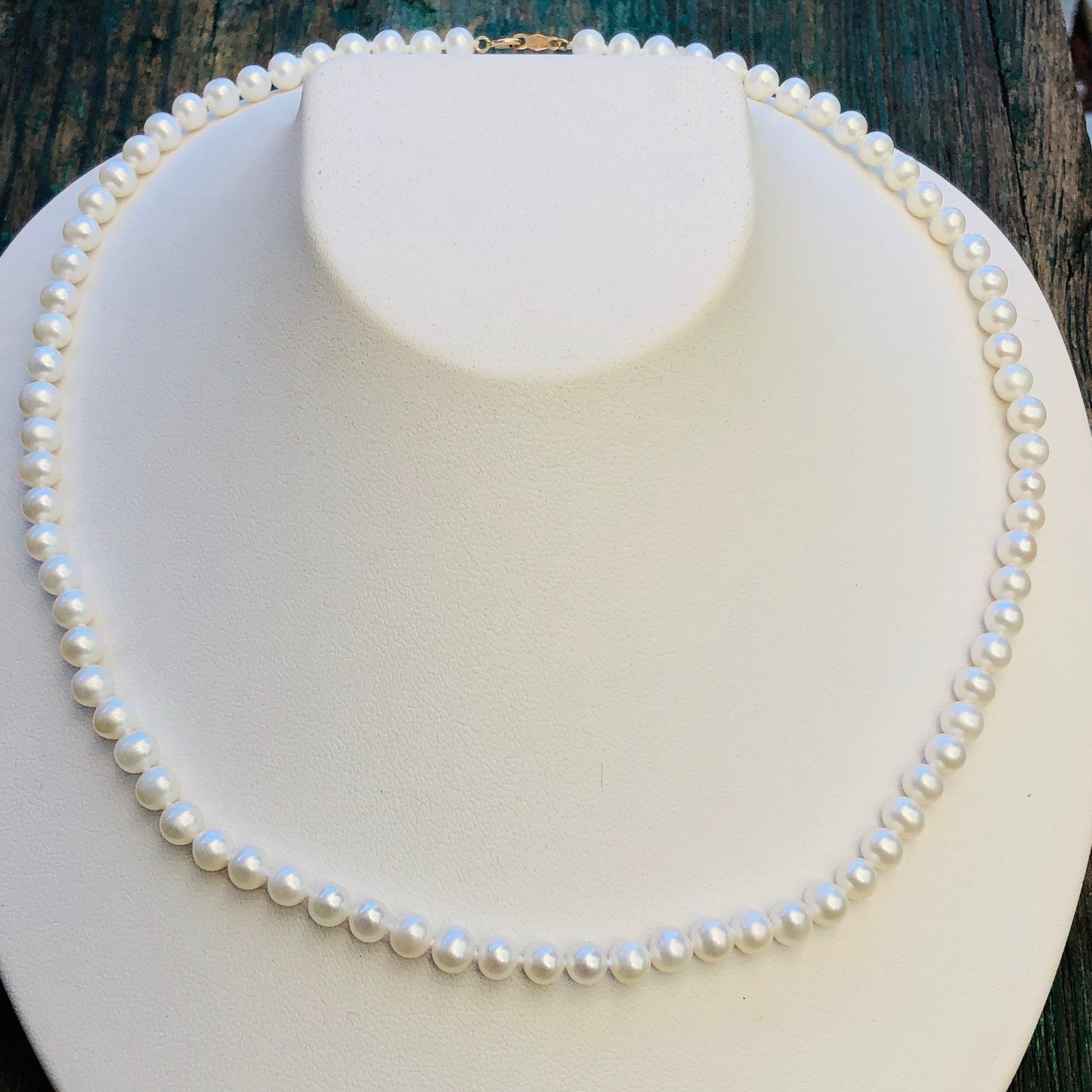 10k gold Freshwater Genuine Pearl Necklace 18”