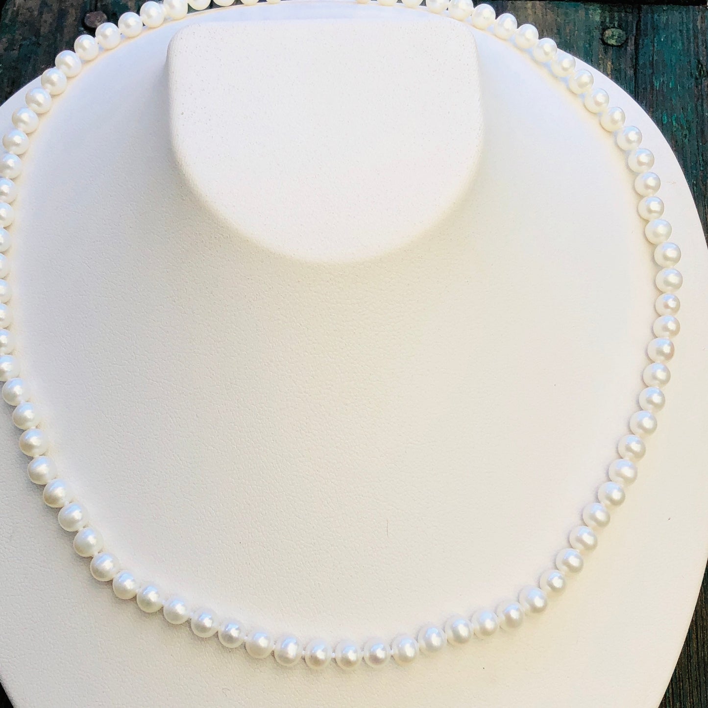10k gold Freshwater Genuine Pearl Necklace 18”