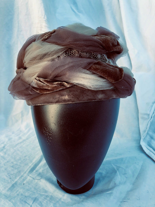 Brown, Natural, Taupe Tulle, Velvet & Lace Pillbox Vintage Hat c. 1940