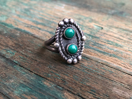 Vintage Old Pawn Green Turquoise, Rope Design & Raindrop Sterling Silver Ring