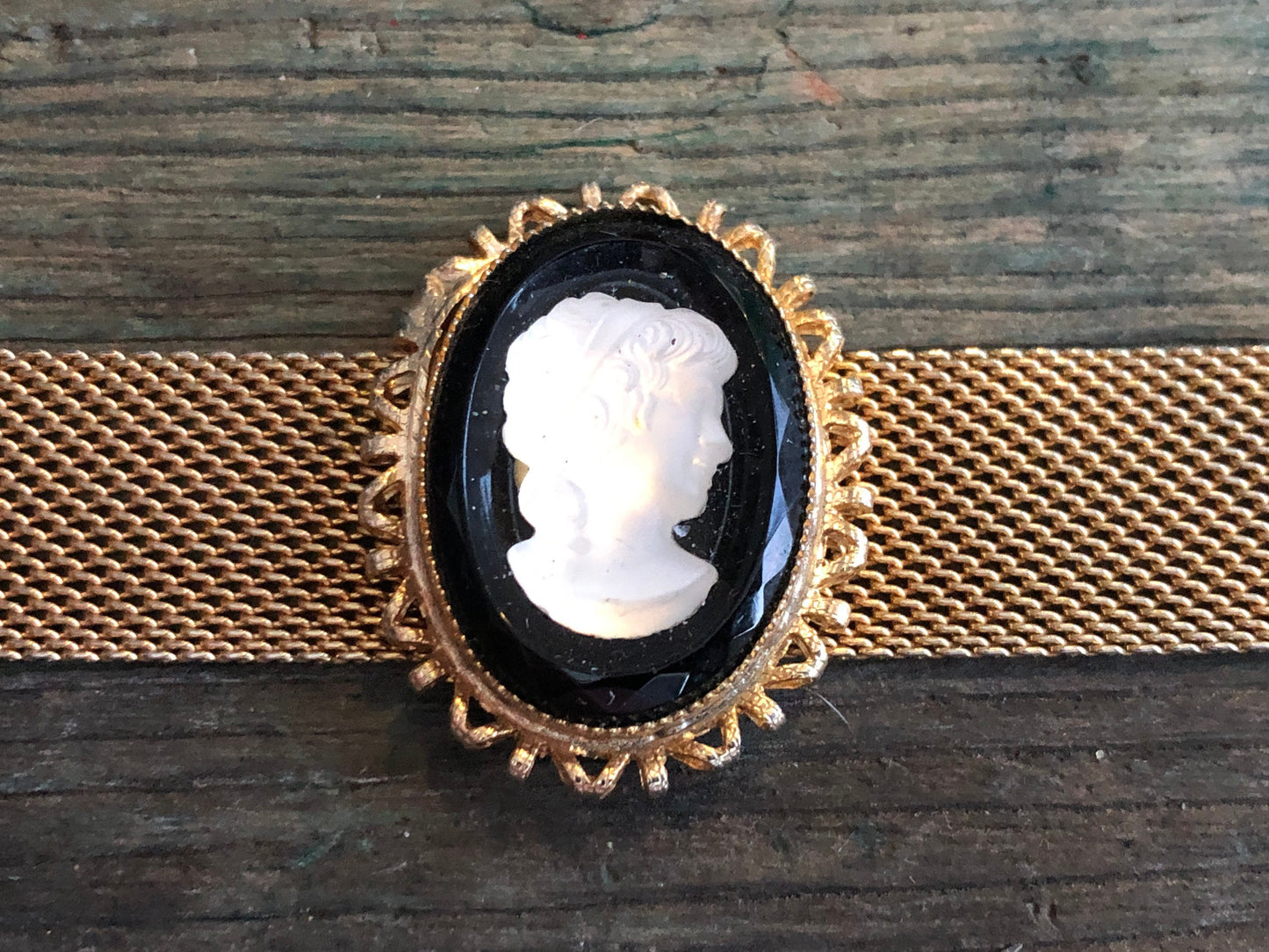 Vintage Gold Mesh Black & White Cameo Choker Necklace