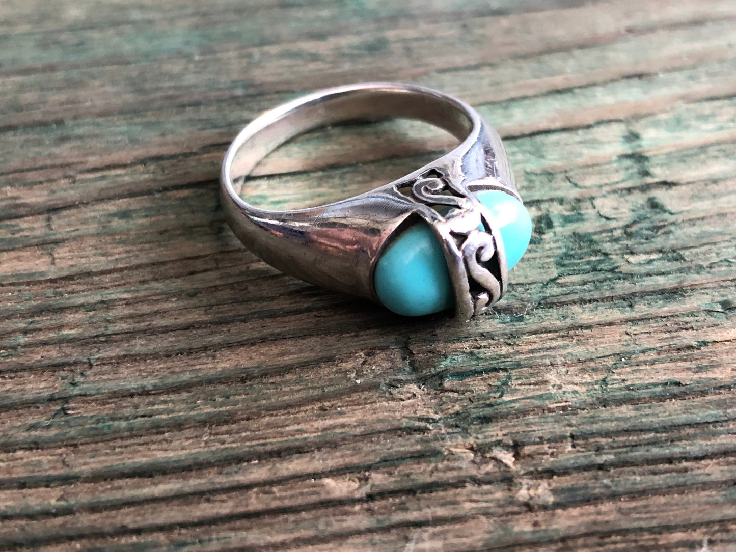 Vintage Sterling Silver & Turquoise Flourish Ring