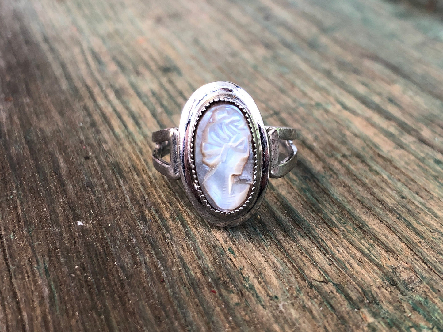 Vintage Sterling Silver & Mother of Pearl Carved Cameo Signed Sarah Coventry Ring