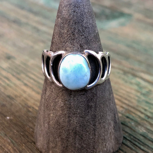 Beautiful Vintage Modern Sky Blue Larimar Gemstone Solitaire Ring