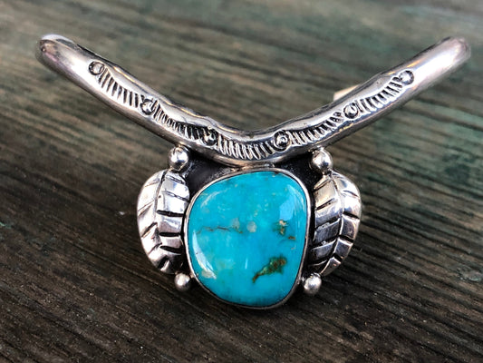 Vintage Turquoise Cabochon in Sterling Silver Decorative Detail Dapped & Engraved Chevron Native American Cuff Bracelet