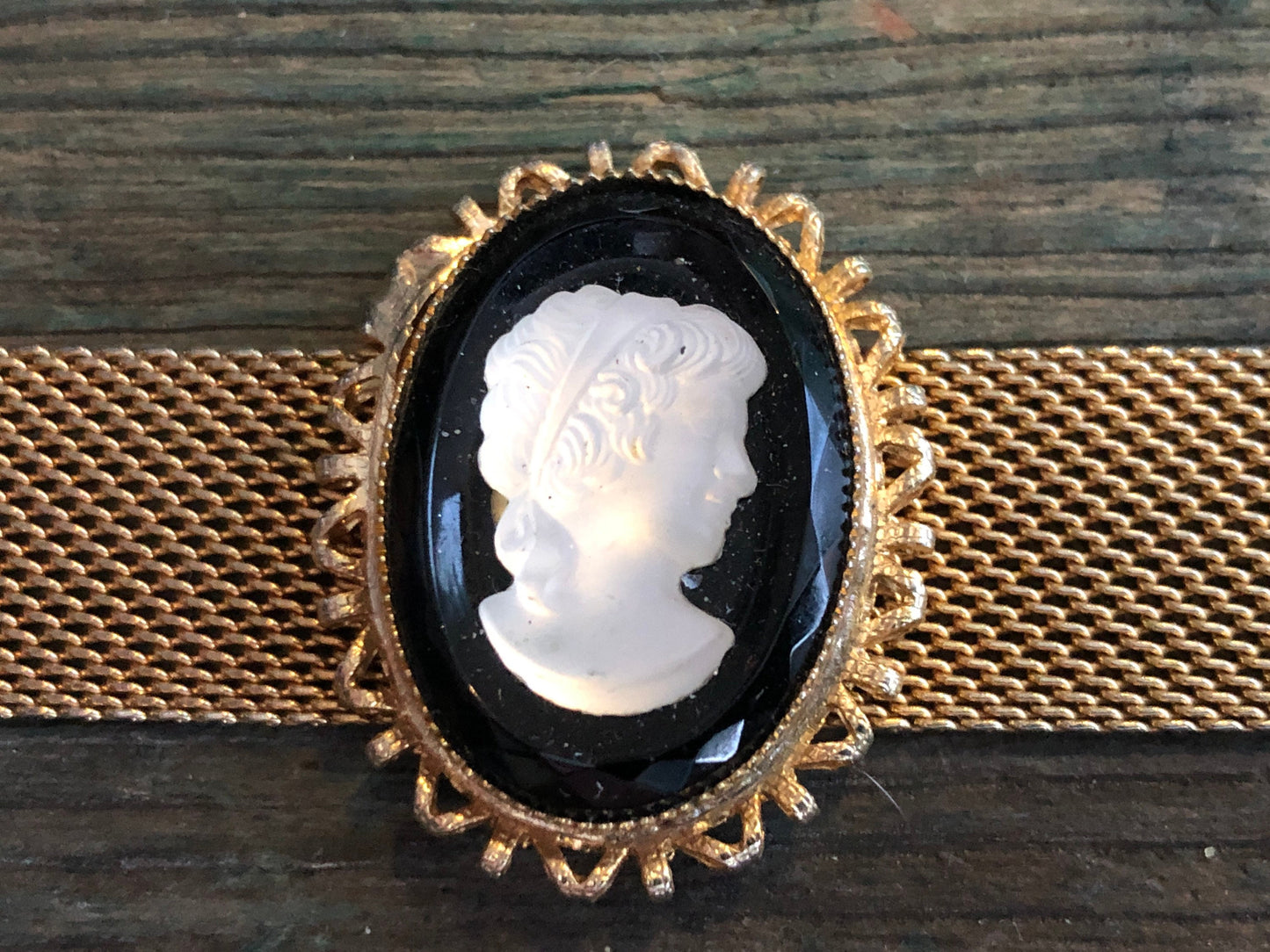 Vintage Gold Mesh Black & White Cameo Choker Necklace