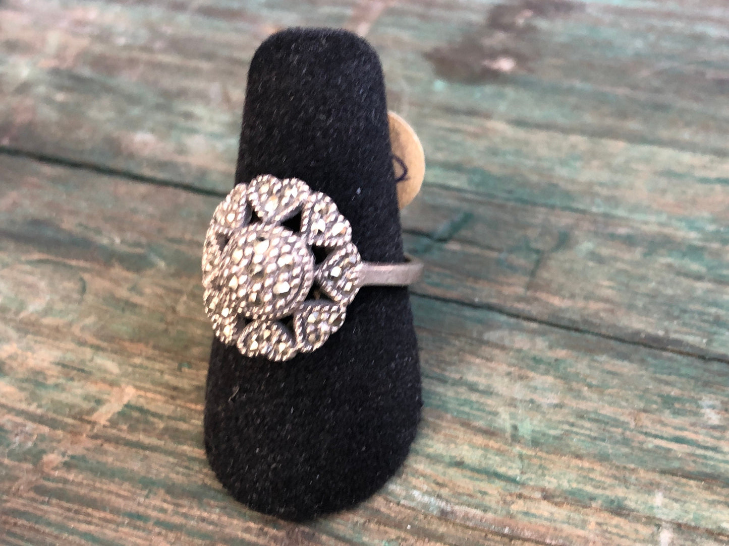Vintage Sterling Silver & Marcasite Heart Petal Flower Daisy Ring
