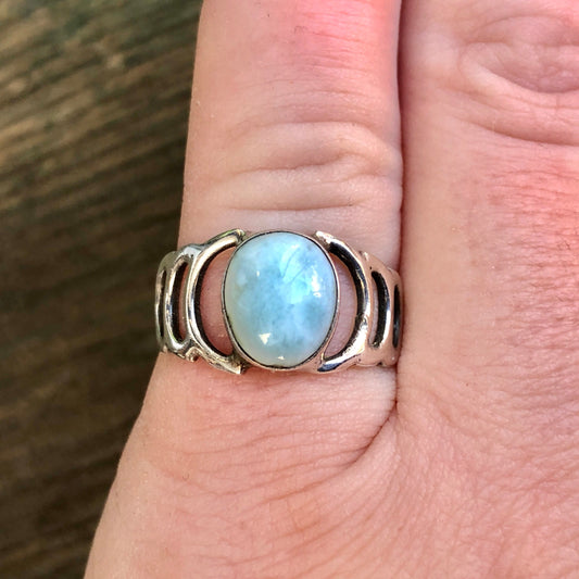 Beautiful Vintage Modern Sky Blue Larimar Gemstone Solitaire Ring