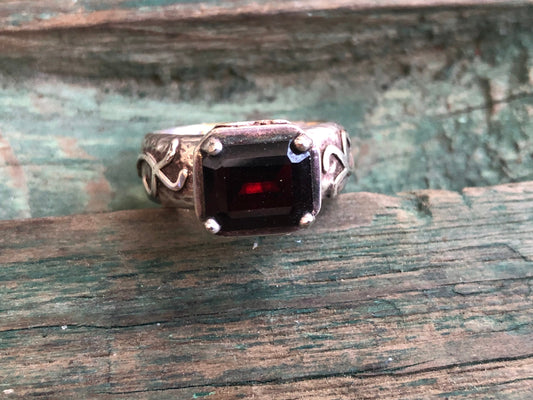 Vintage Red Garnet Chunky Hammered Unique Sterling Silver Ring