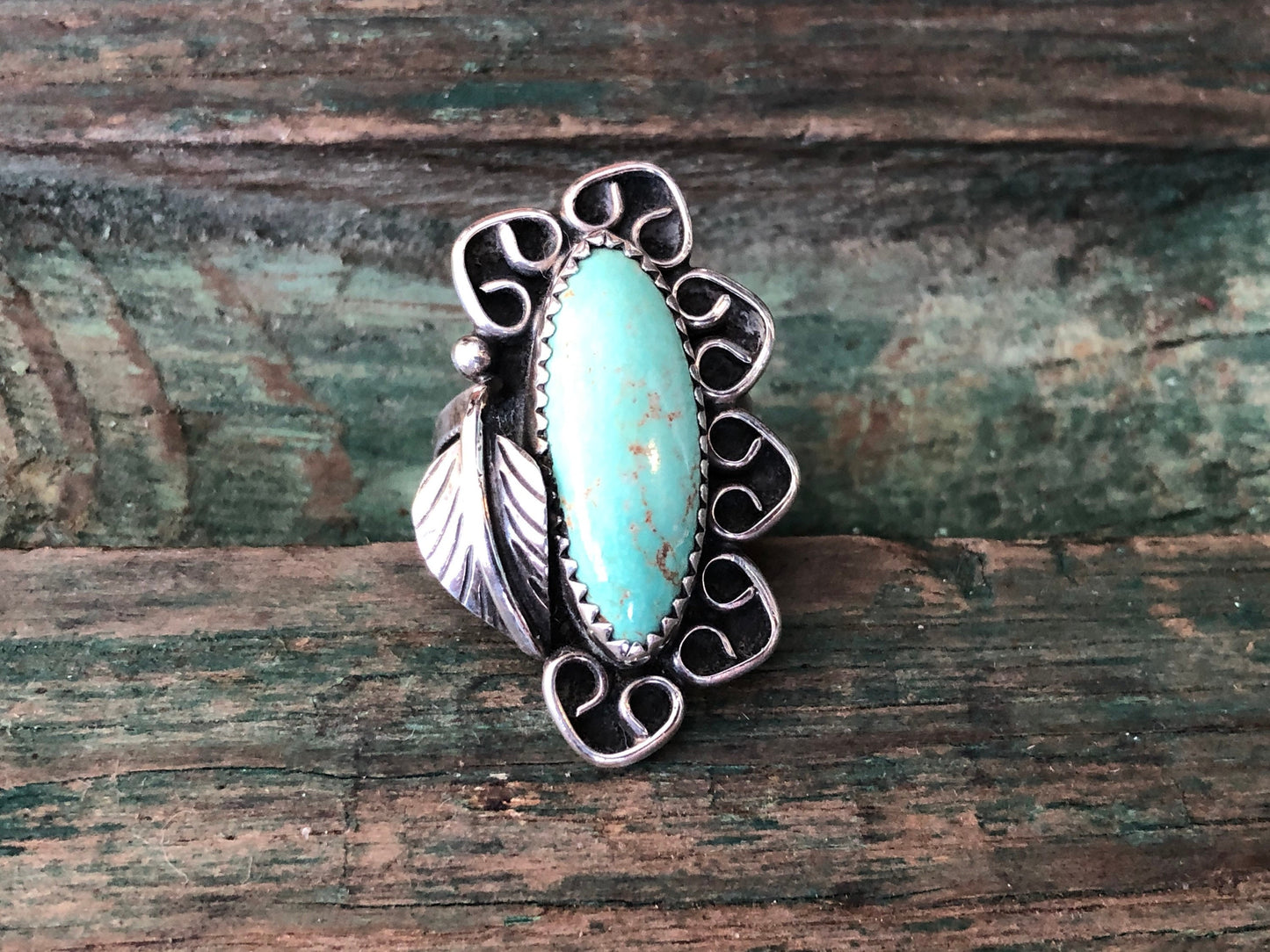 Vintage Sterling Silver & Turquoise Native American Long Leaf Detail Ring