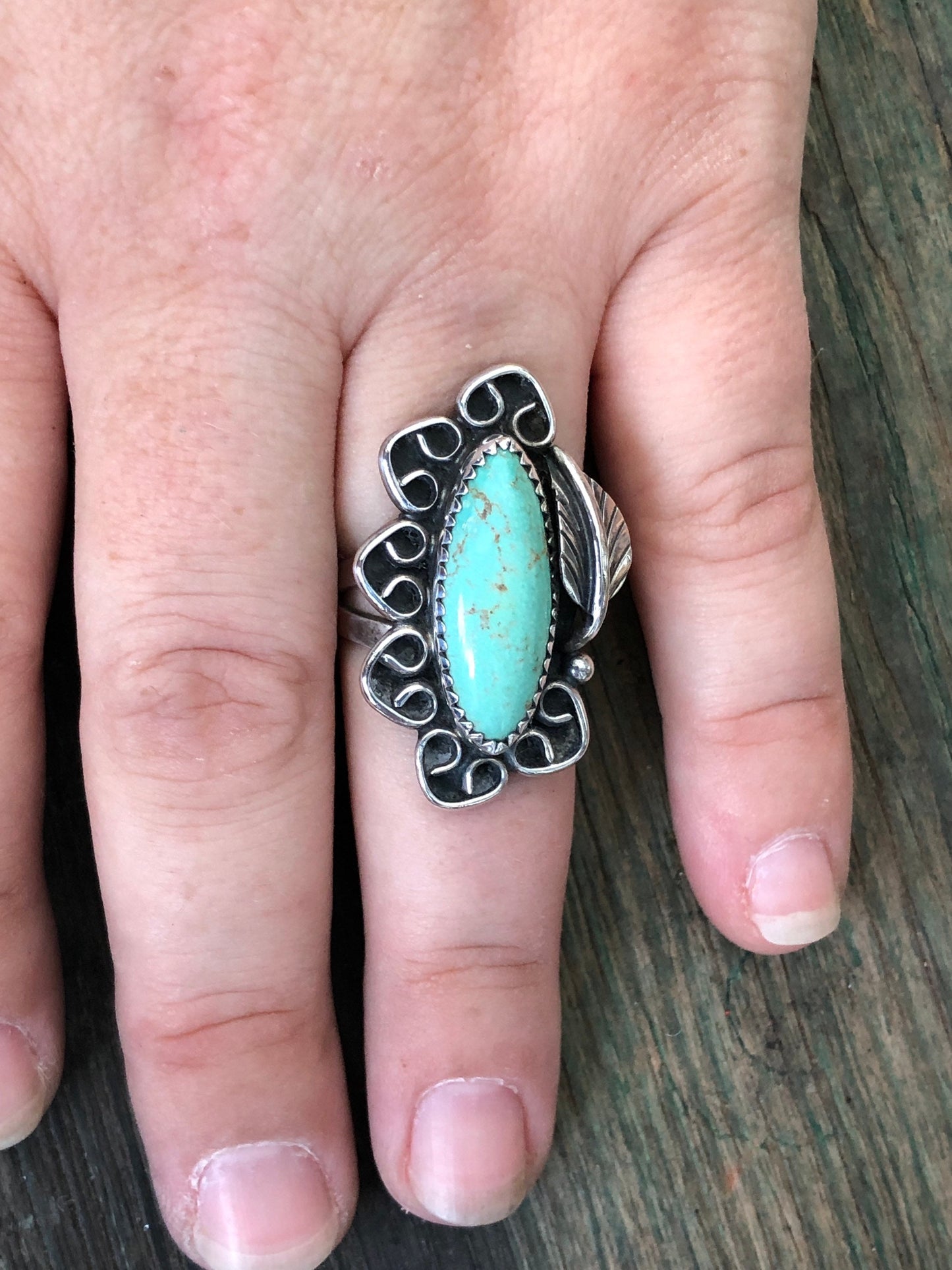 Vintage Sterling Silver & Turquoise Native American Long Leaf Detail Ring