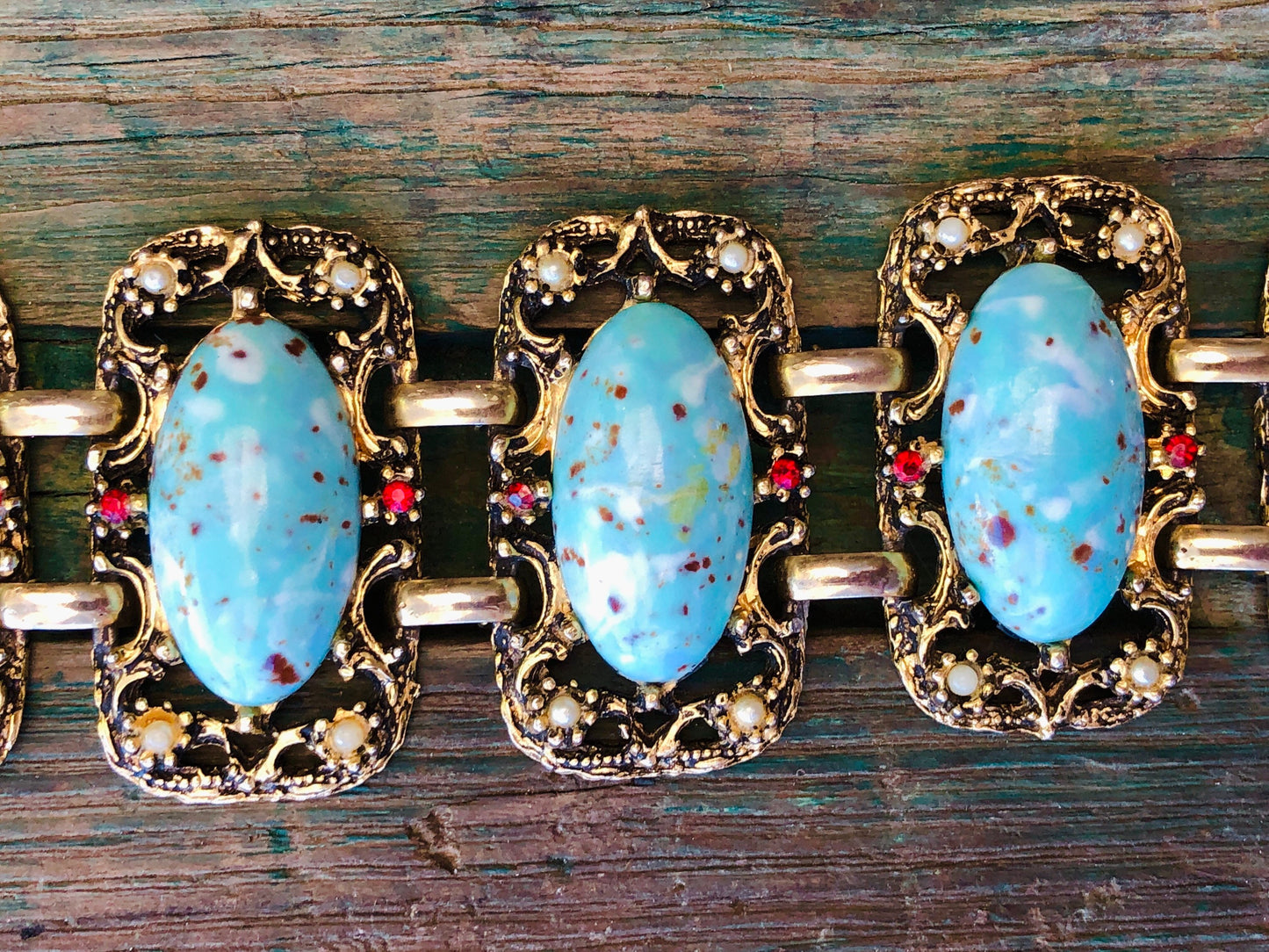 Vintage Faux Hubbell Glass Robins Egg Blue Turquoise Chunky Gold Panel Bracelet with Ruby Red Crystal & Screwback Earring Set