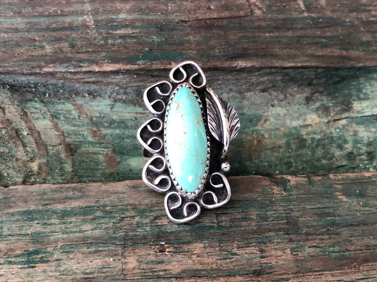 Vintage Sterling Silver & Turquoise Native American Long Leaf Detail Ring