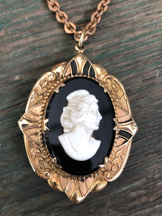 Antique Victorian Black & White Cameo Gold Mourning Locket