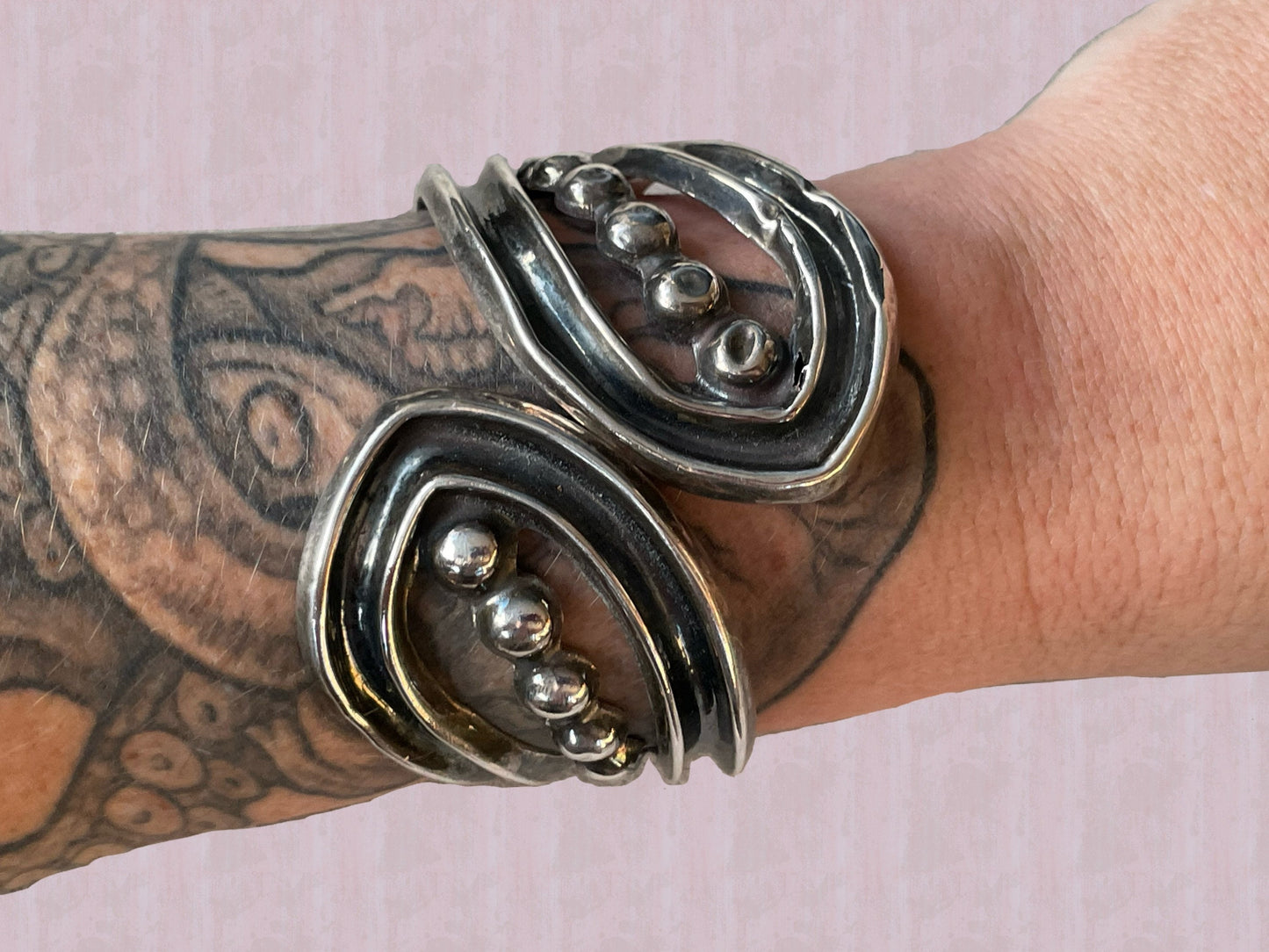 Vintage Sterling Silver Mexican Repoussé Hinged Clamper Bangle Bracelet